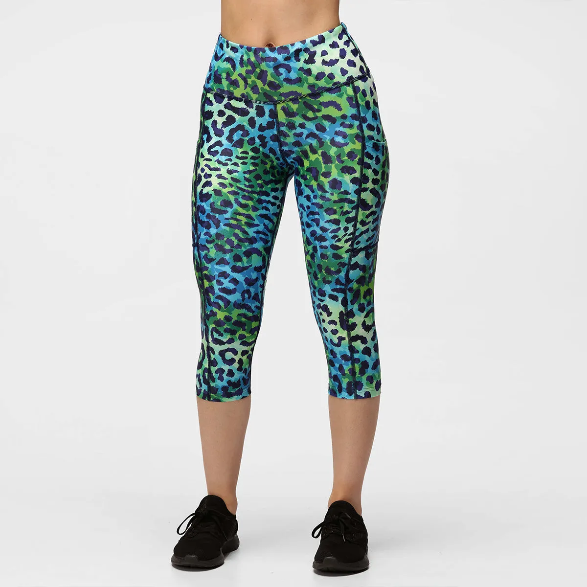 Earth Cat Capri