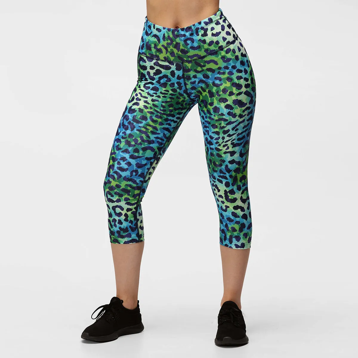 Earth Cat Capri