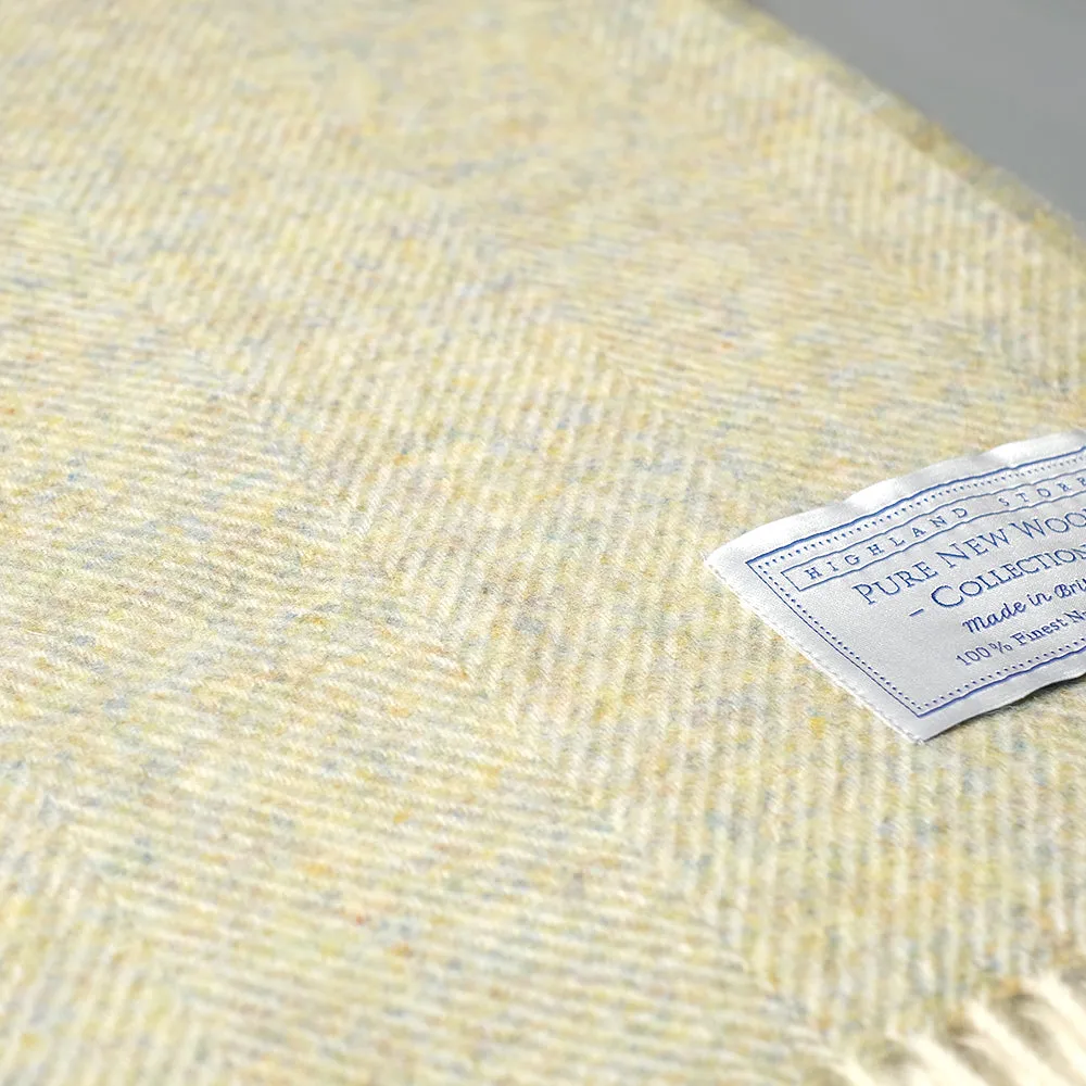 Fine lambswool herringbone blanket in Green