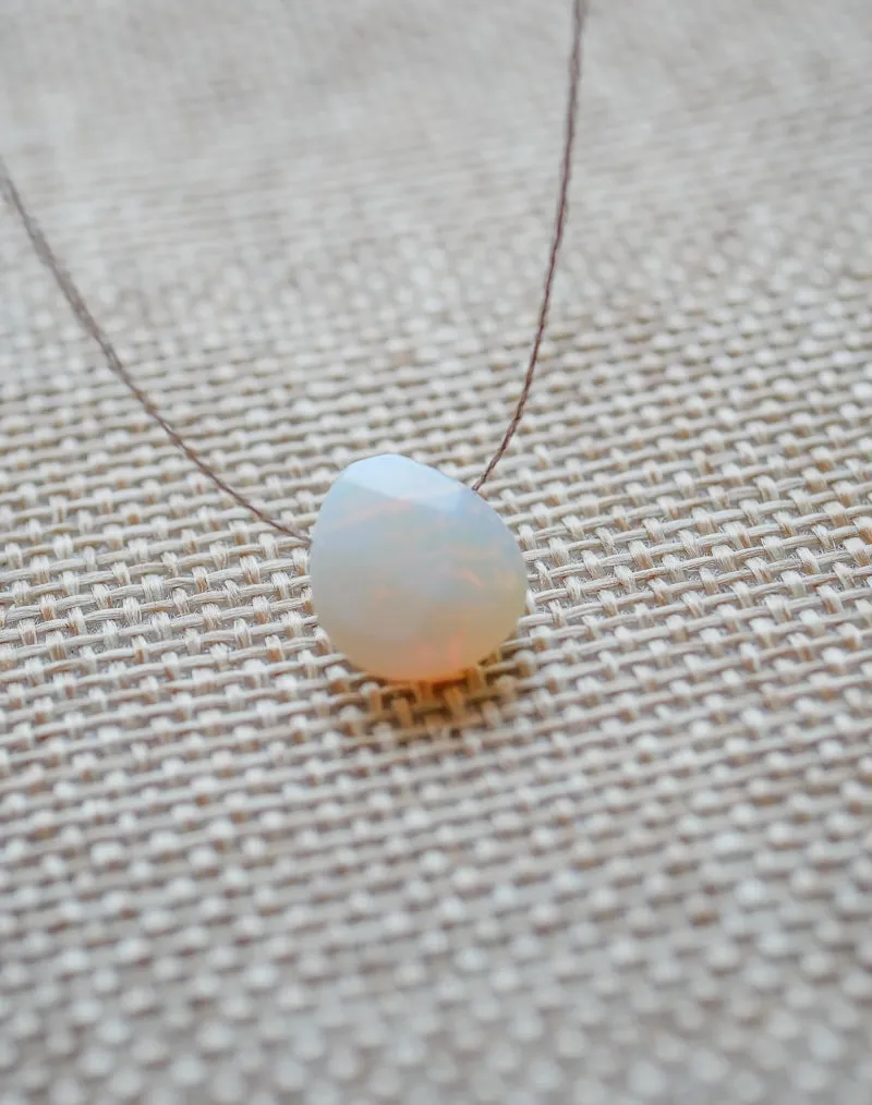 PURE CRYSTAL NECKLACE